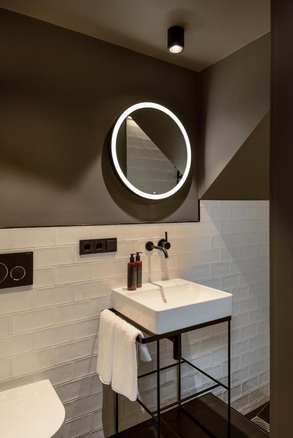 The Adams - Self Check In Hotel Baden-Baden Bagian luar foto